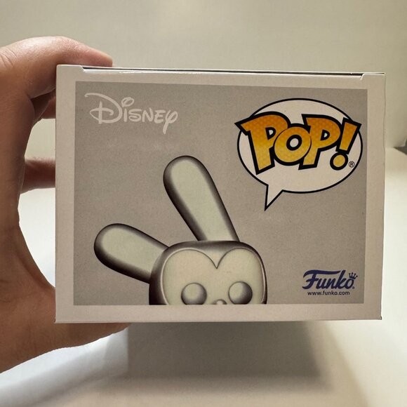 Funko Pop! Disney 100- Oswald #1350 - Picture 3 of 4